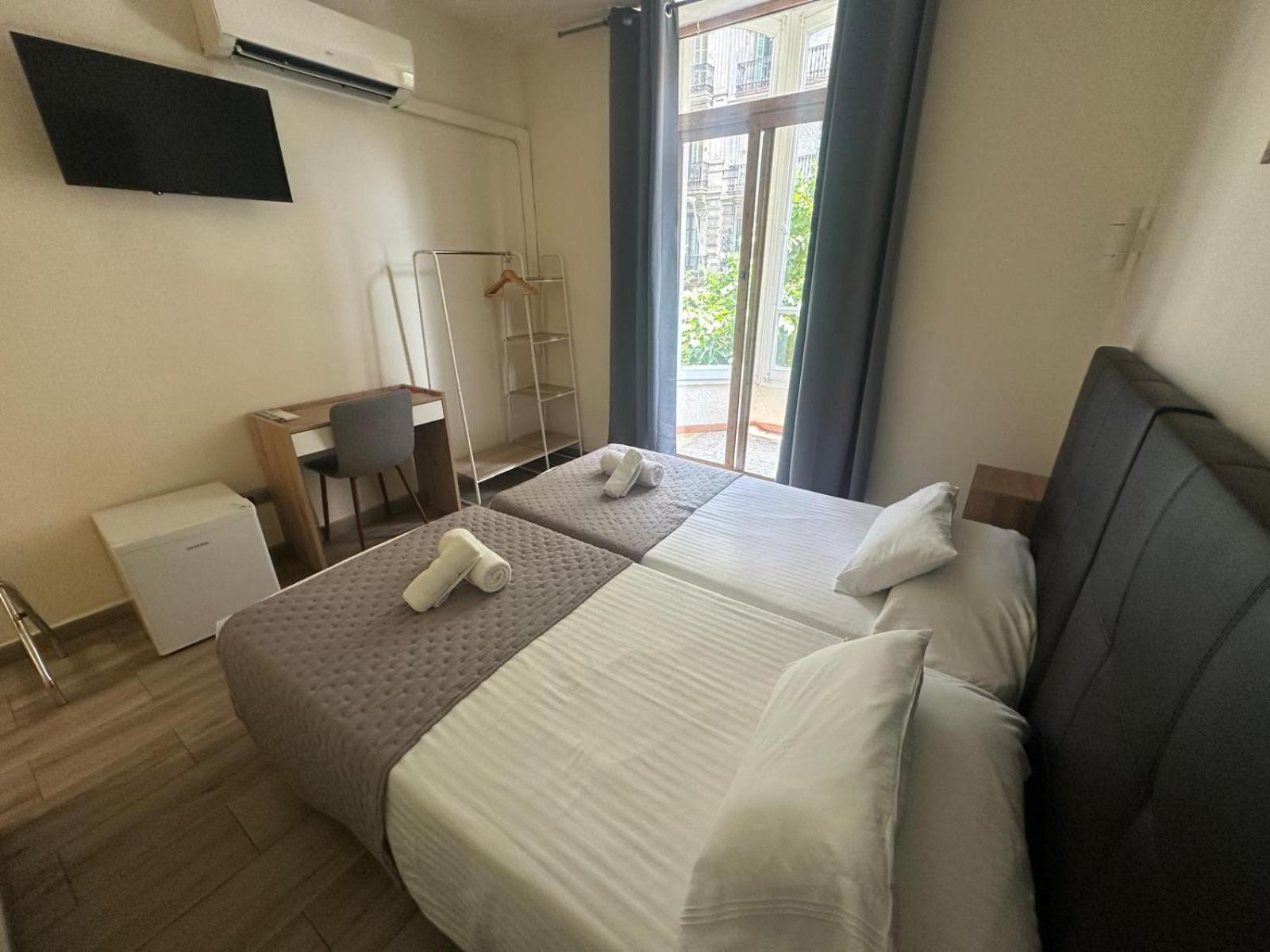 Hostal Balmes Centro — Fotos 3